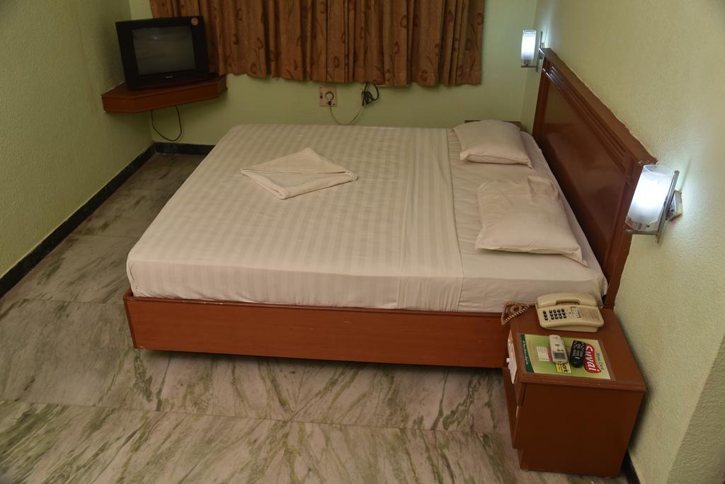 Hotel Green Park Kumbakonam Room photo